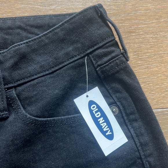 NWT Old Navy Jean Shorts in Black | 0 - Picture 3 of 4
